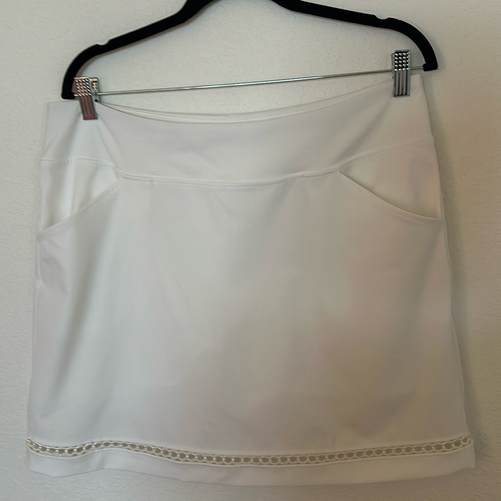 Lilly Pulitzer white Luxletic Monica skort in size 12